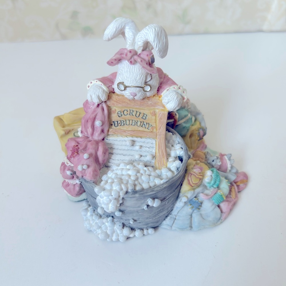 Patchville Bunnies - 1994 - "Grammie's Wash Day" Limited Edition (# 292 / 3,000)